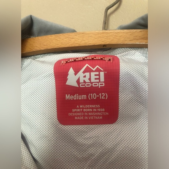REI Rain Jacket Size M (10/12) - Picture 3 of 4